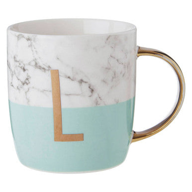 Marble-patterned mug with a gold letter &