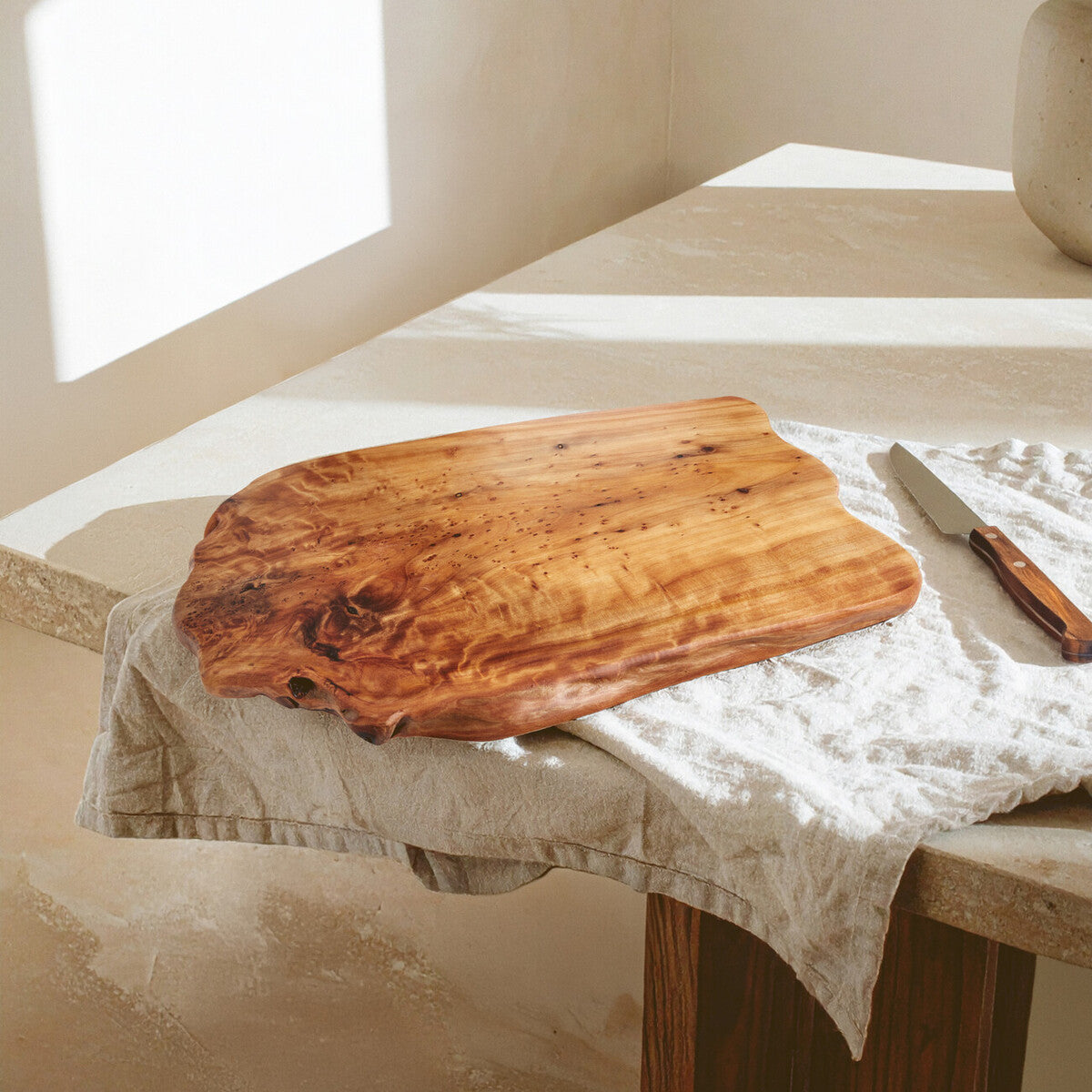 Savin Natural Cedarwood Chopping and Serving Board - Image 3
