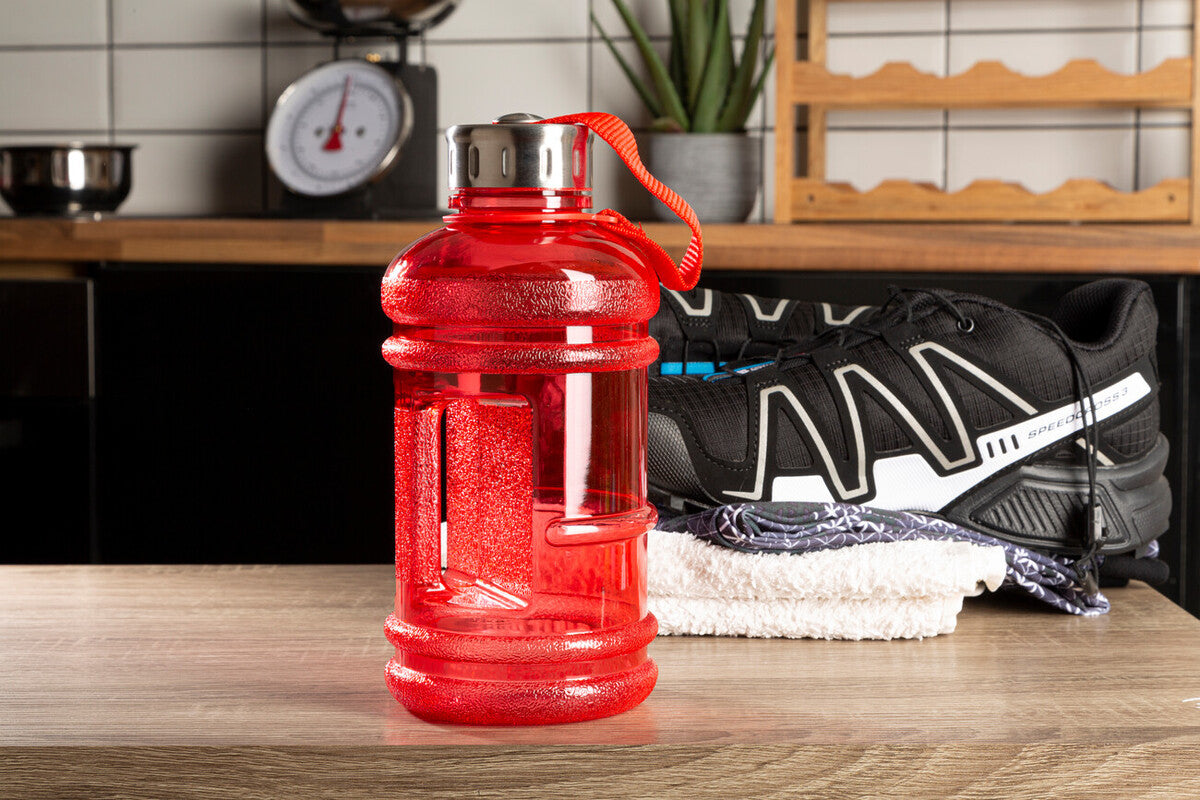Olly Red 1000ml Sports Drinking Bottle.