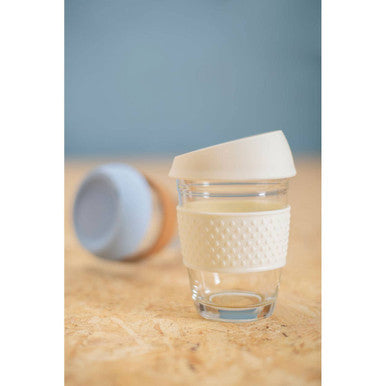 Mimo Glass Mug With Cream Silicone Band Lid
