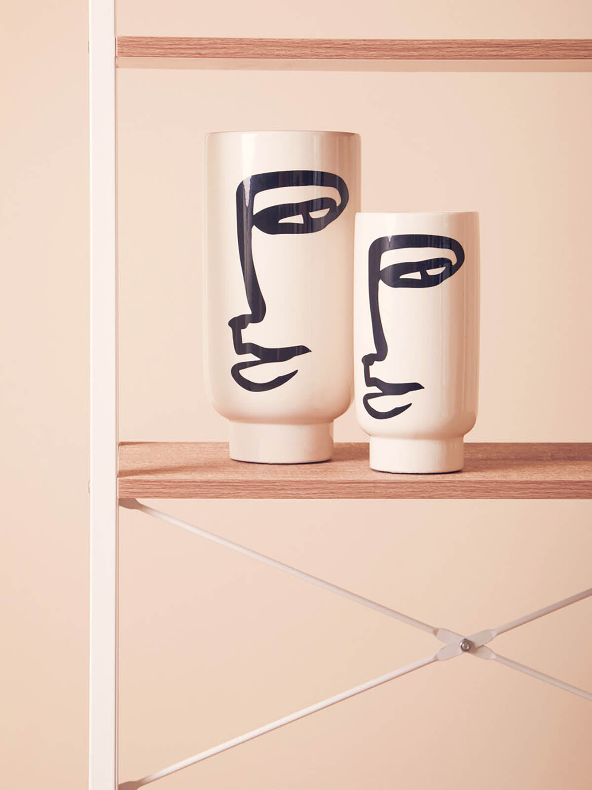 Viso Large Black And White Face Vase