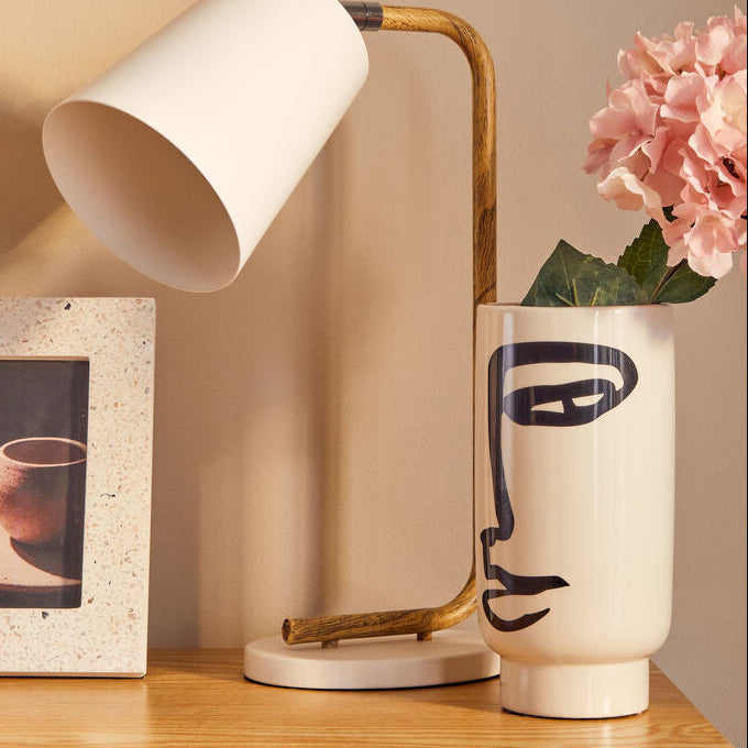 Viso Small Black And White Face Vase