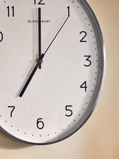 Elko Oval Wall Clock With Silver Finish - image 5