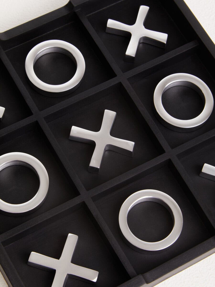 Churchill Games Black and Silver Noughts And Crosses