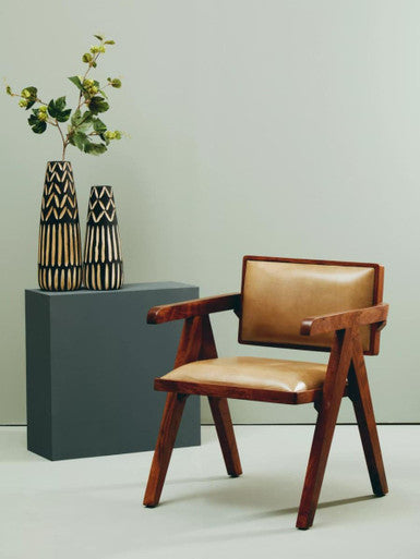 Arlo Large Wooden Engraved Vase In Black And Natural - Image 4