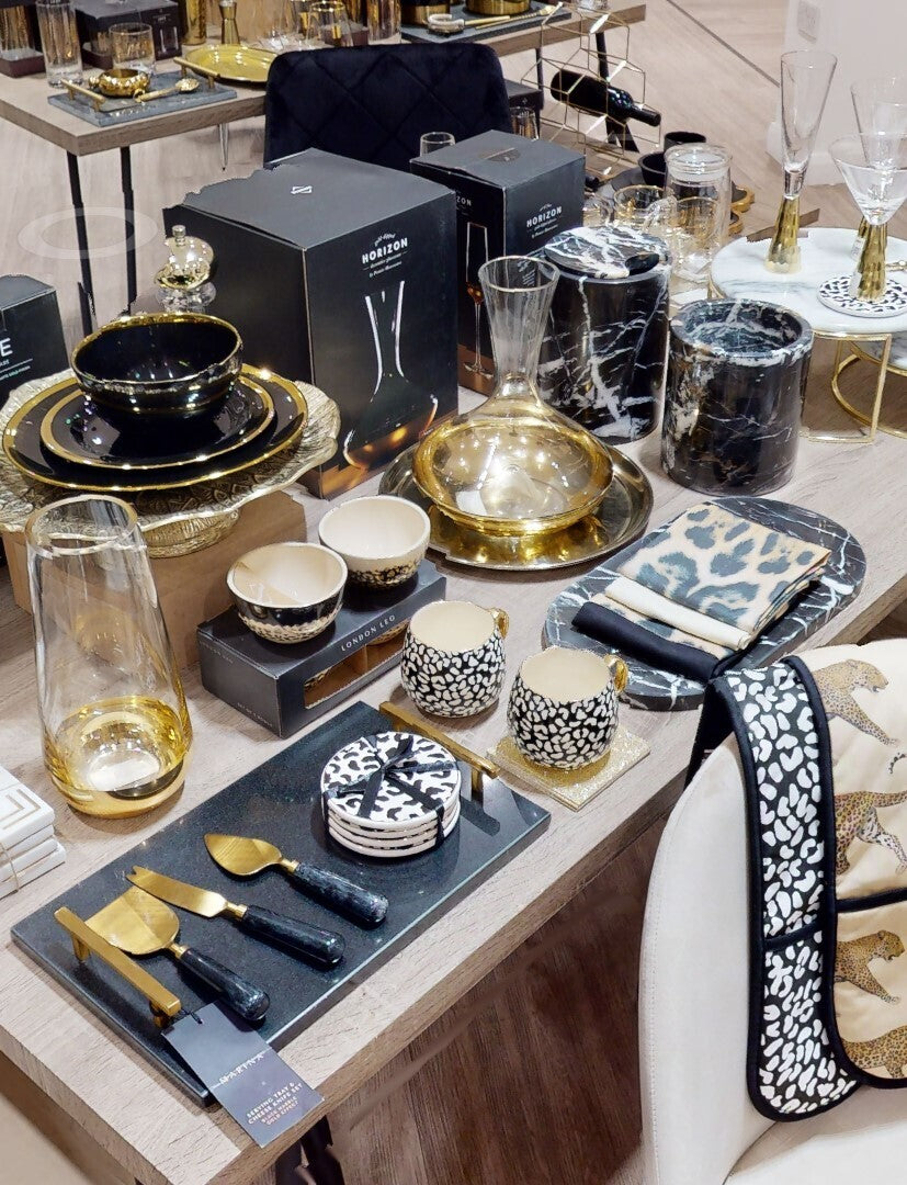 Salmo Oval Black Marble Serving Board