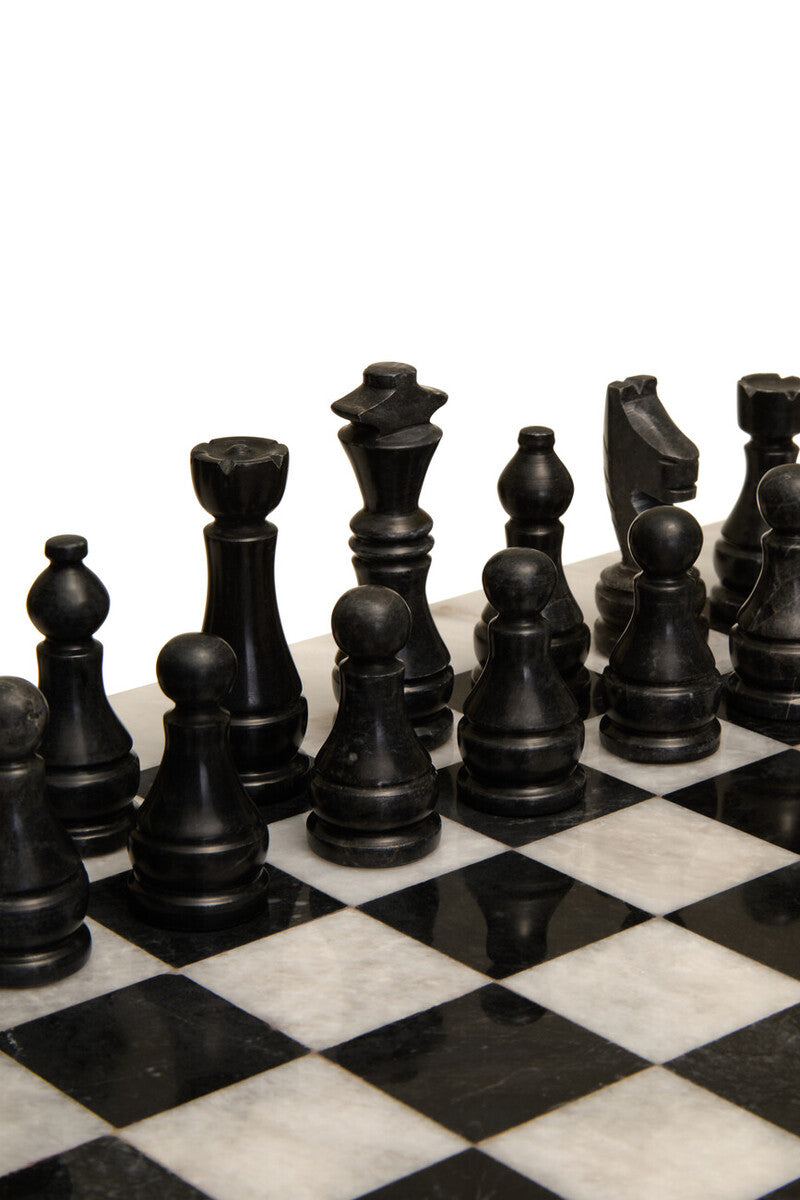 Flos White and Black Large Marble Chess Set - Image 4