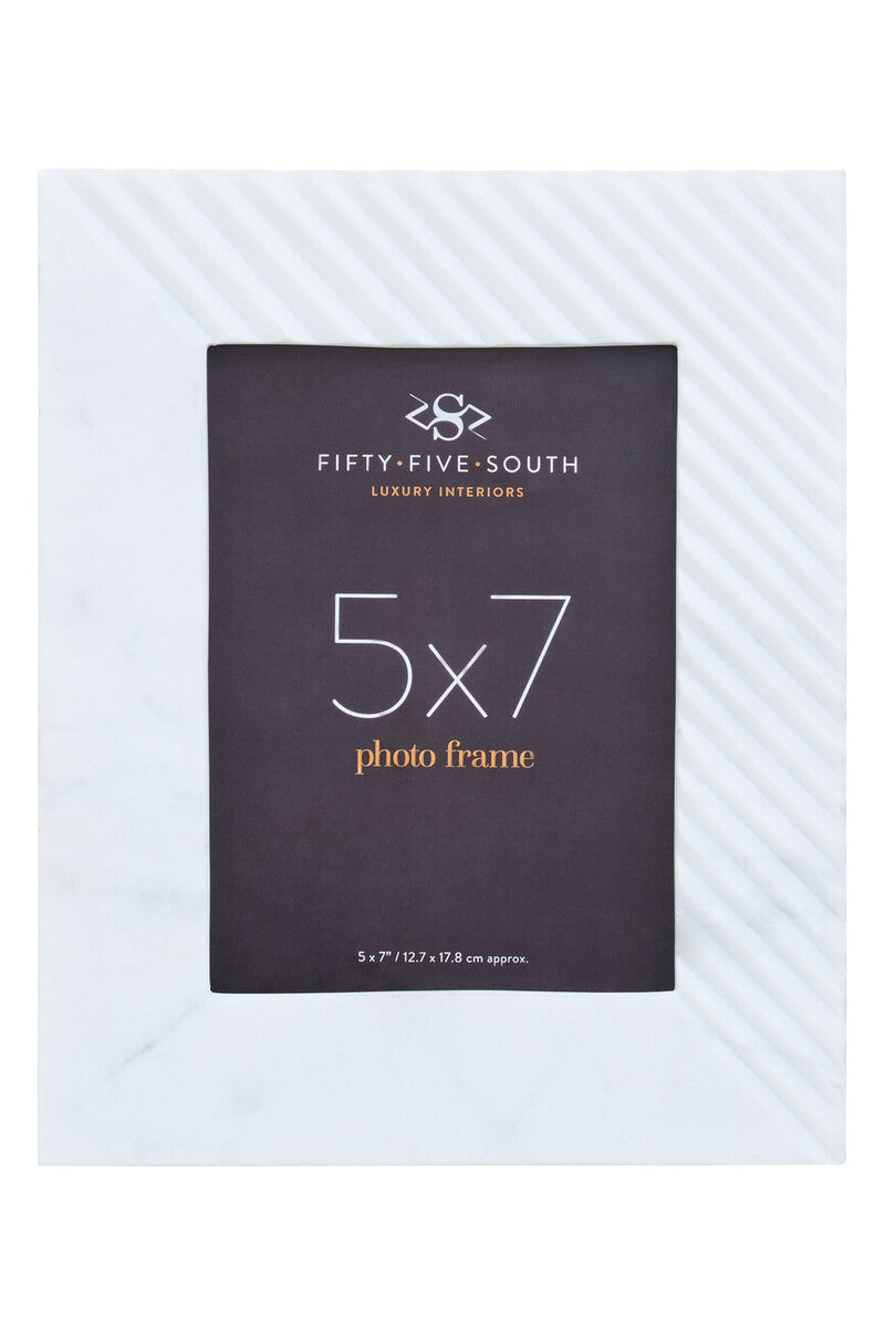 Oxana Large Ribbed White Marble 5In X 7In Photo Frame - Image 1