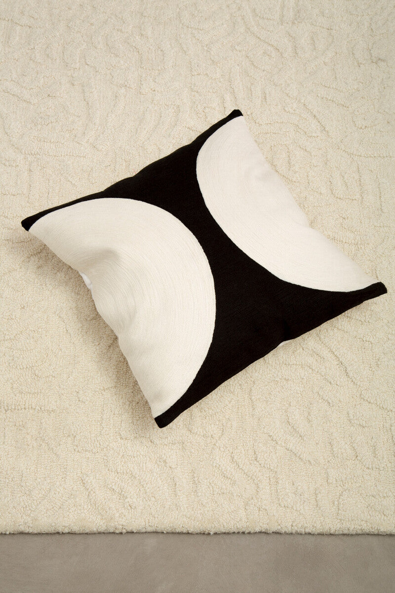 Bosie Ozella Black And White Semi Circular Design Cushion