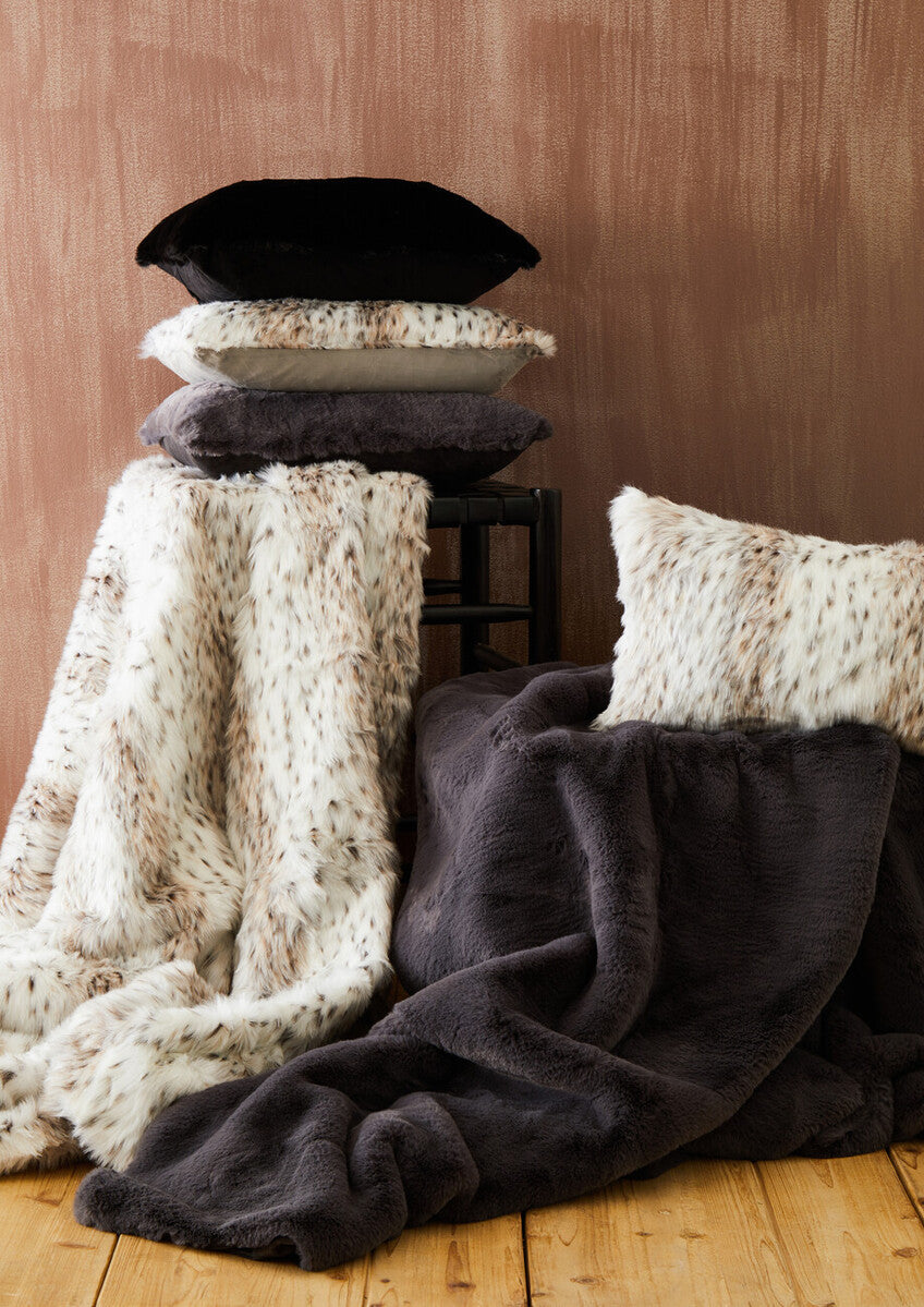 Bosie Lamina Grey Fur Throw - Image 2