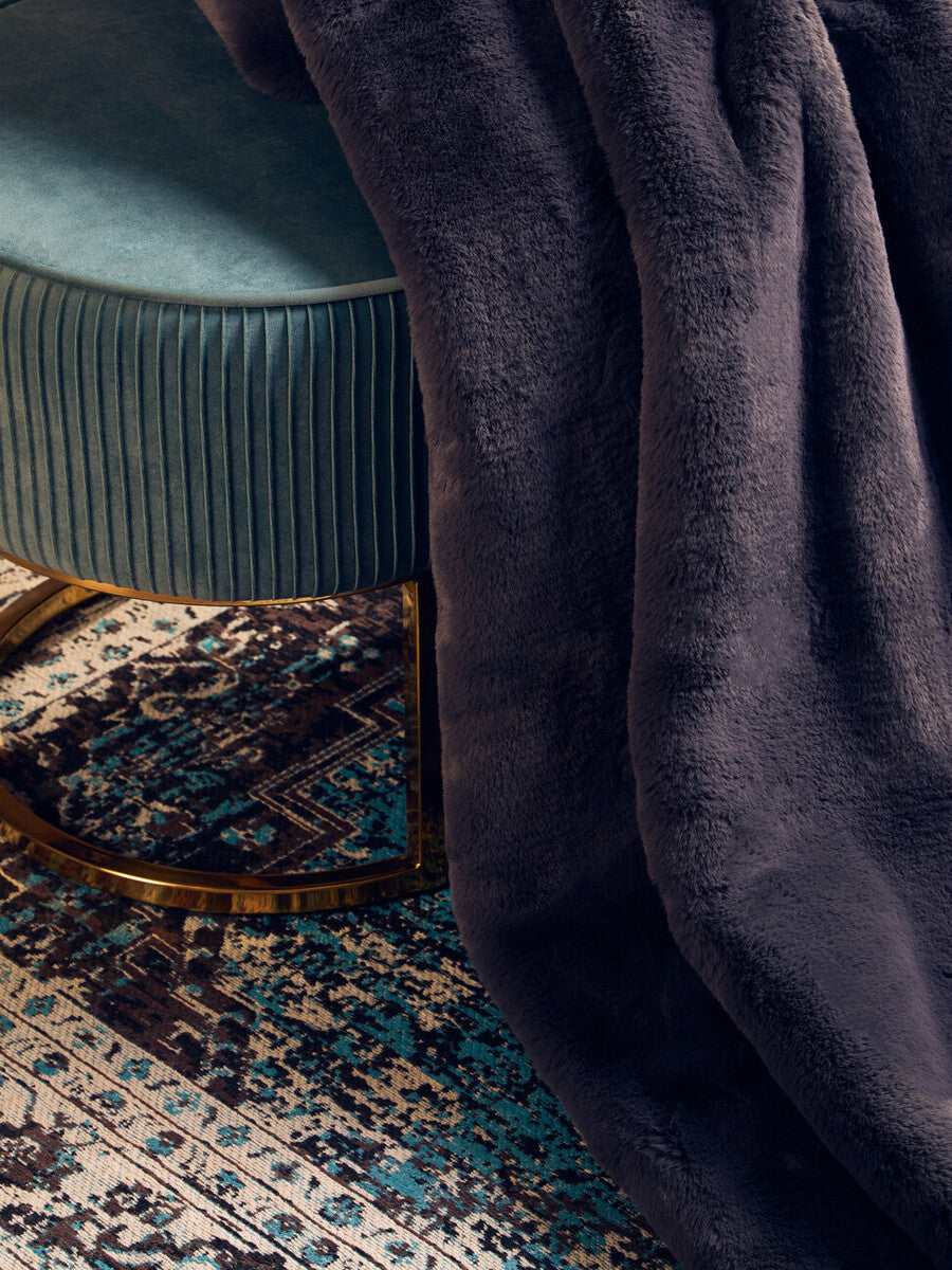 Bosie Lamina Grey Fur Throw - Image 6