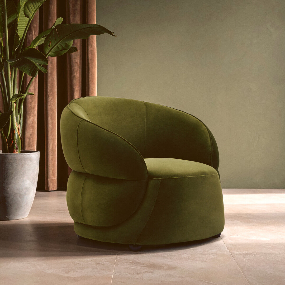 Darla Forest Green Curved Velvet Chair - Image 1