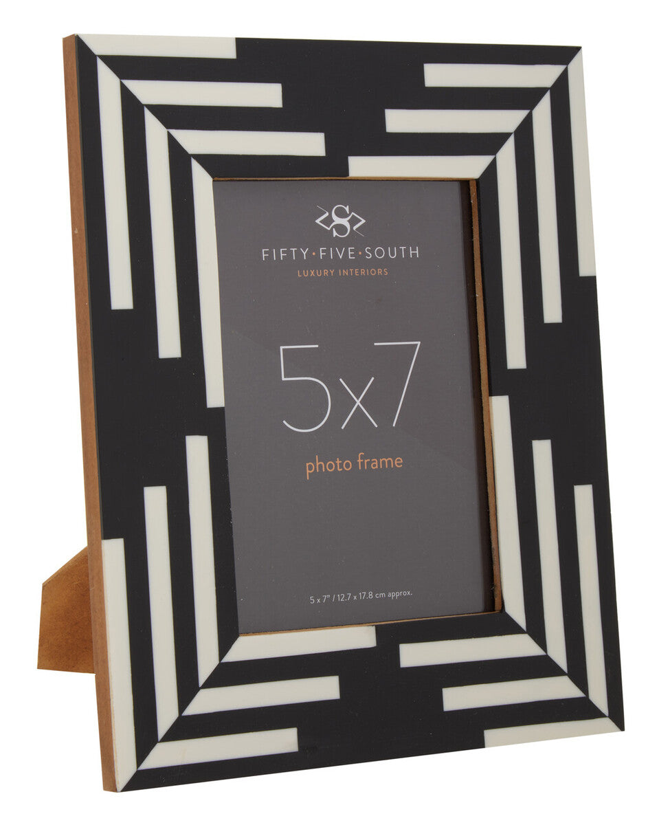 Donato 5In X 7In Black And White Stripe Photo Frame - Image 1
