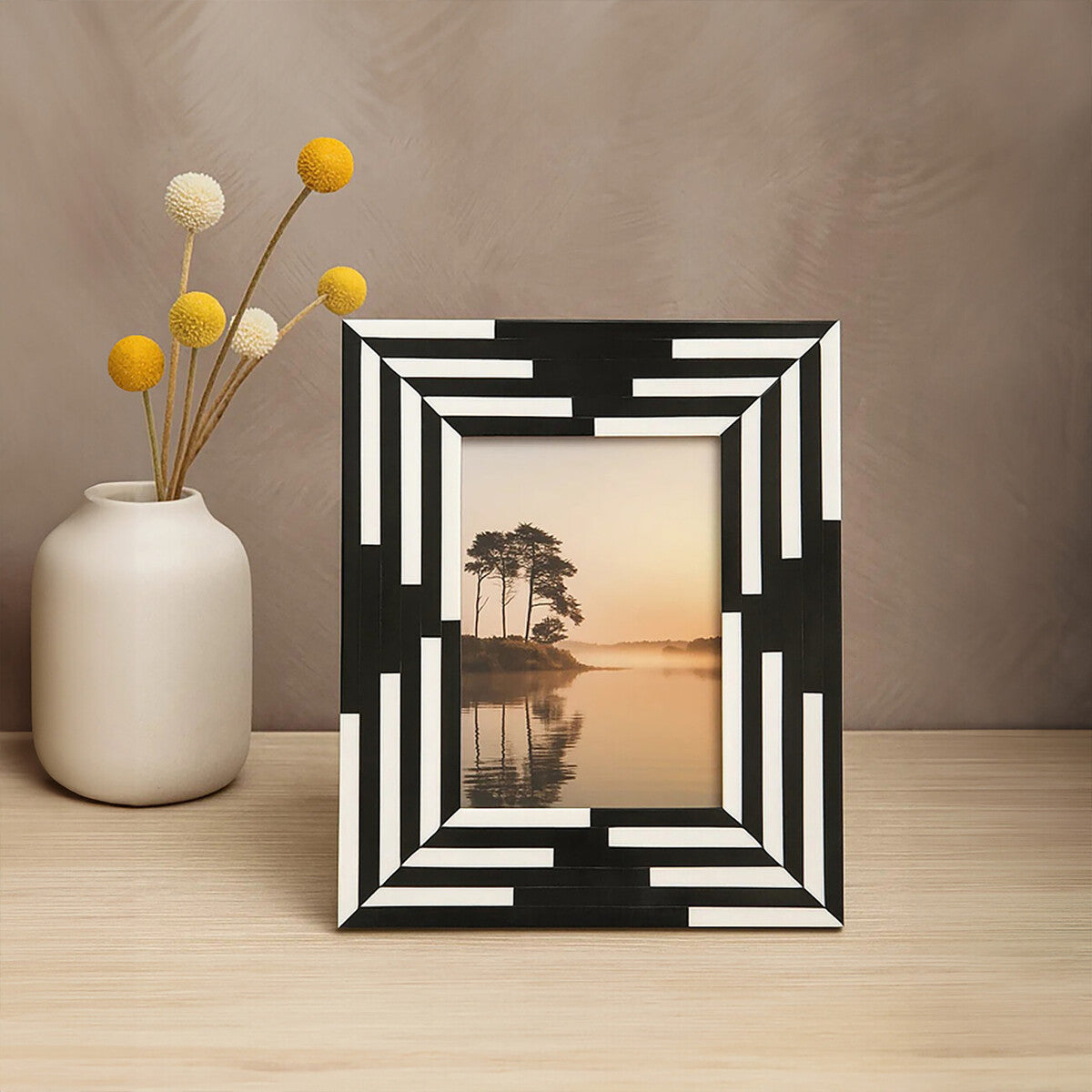 Donato 5In X 7In Black And White Stripe Photo Frame - Image 2