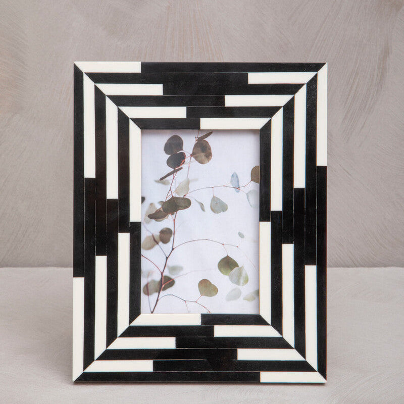 Donato 4In X 6In Black And White Stripe Photo Frame - Image 2