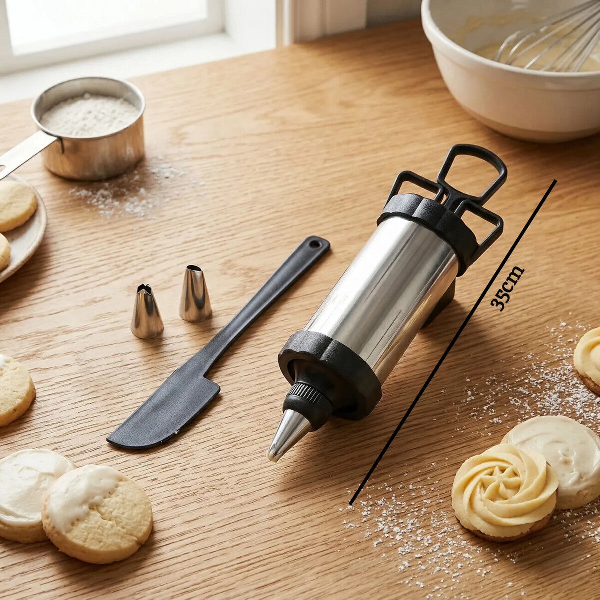 Hallie Icing Syringe Set with Nozzles and Spatula