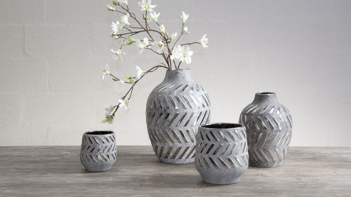 Choose the Right Planters and Plant Stands