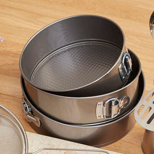 Set of 3 Spring Form Round Cake Tins | Mari