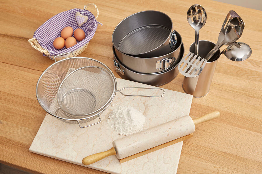 Mari Set Of 3 Spring Form Round Cake Tins