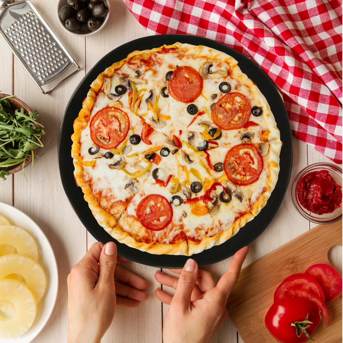 Hygge Black Stoneware Pizza Plate