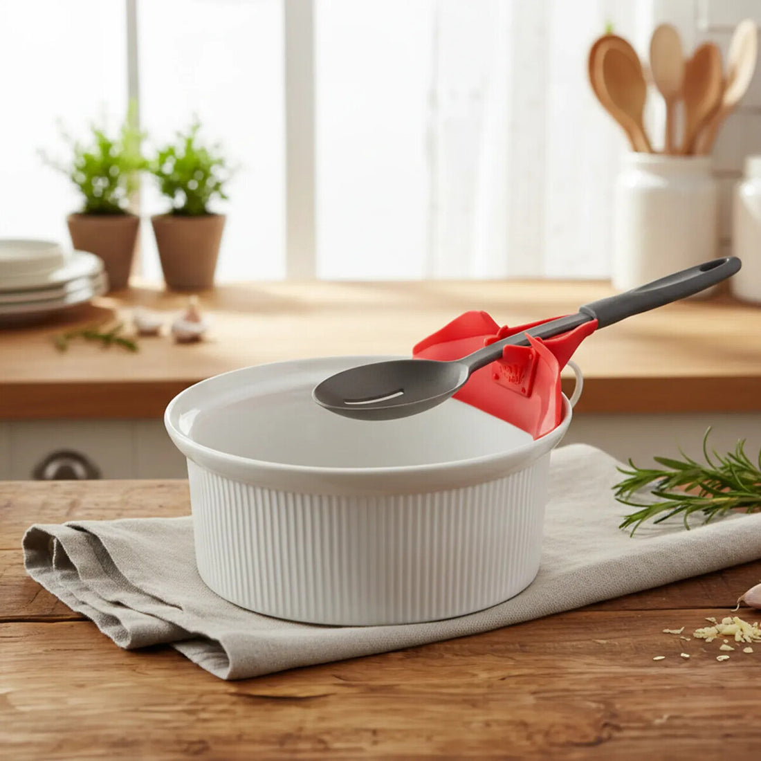 Hanson Red Grease Pouring Spout