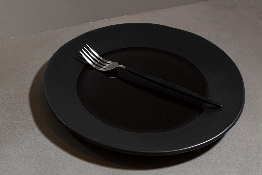 Avie 16 Piece Matte  Silver And Black Cutlery Set