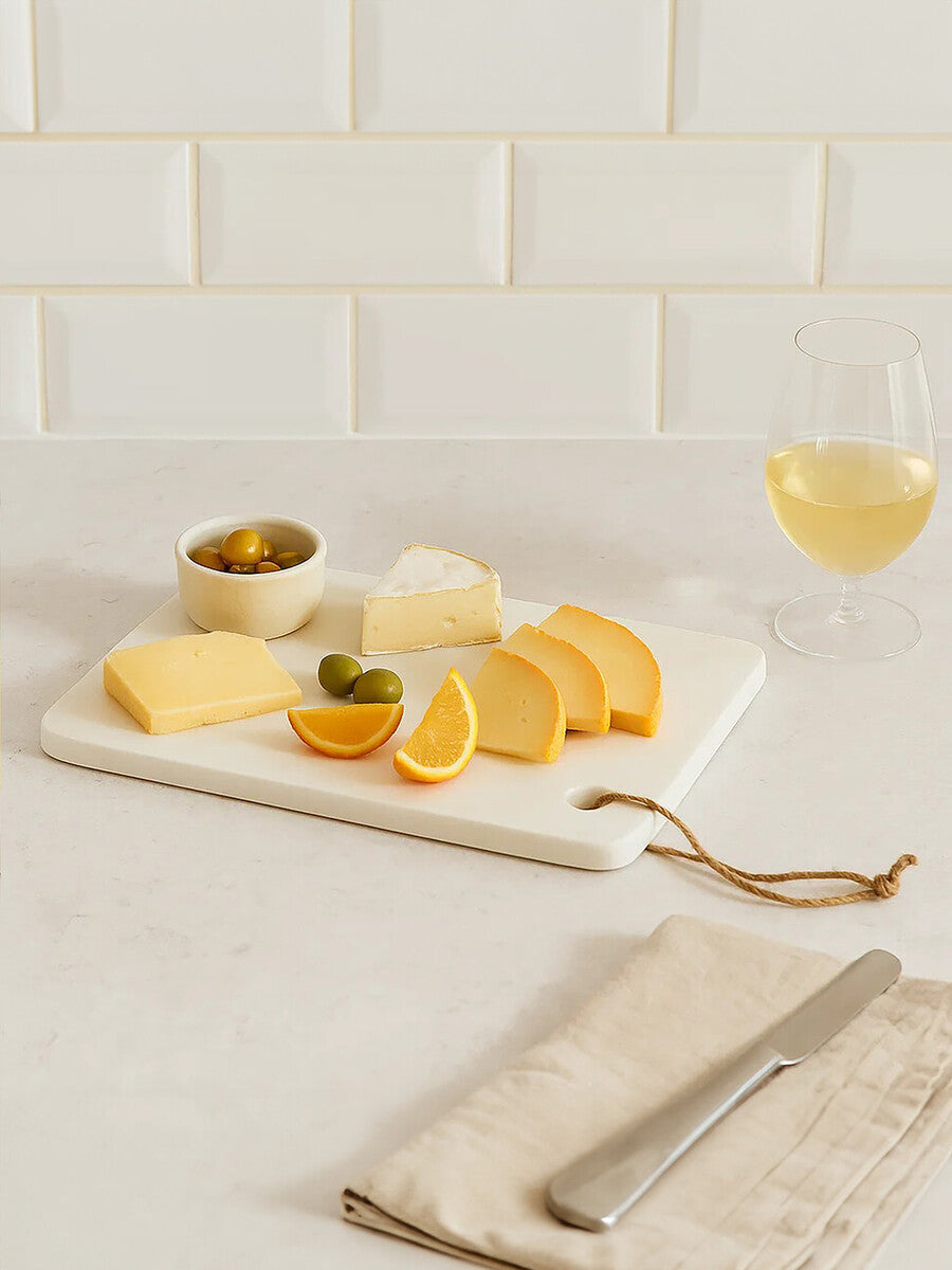 Kindia White Marble Chopping and Serving Board with Hanging Loop - Image 10