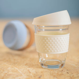 Mimo Glass Mug With Cream Silicone Band Lid
