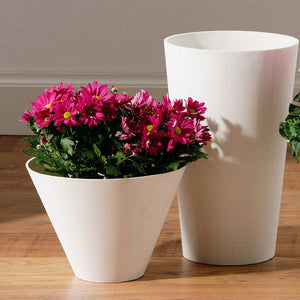 White Polyresin Round Edged Vase | Polyresin Vase