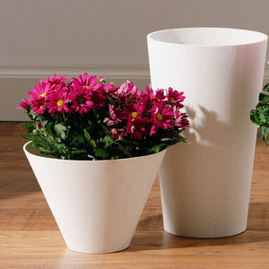 White Polyresin Round Edged Vase | Polyresin Vase