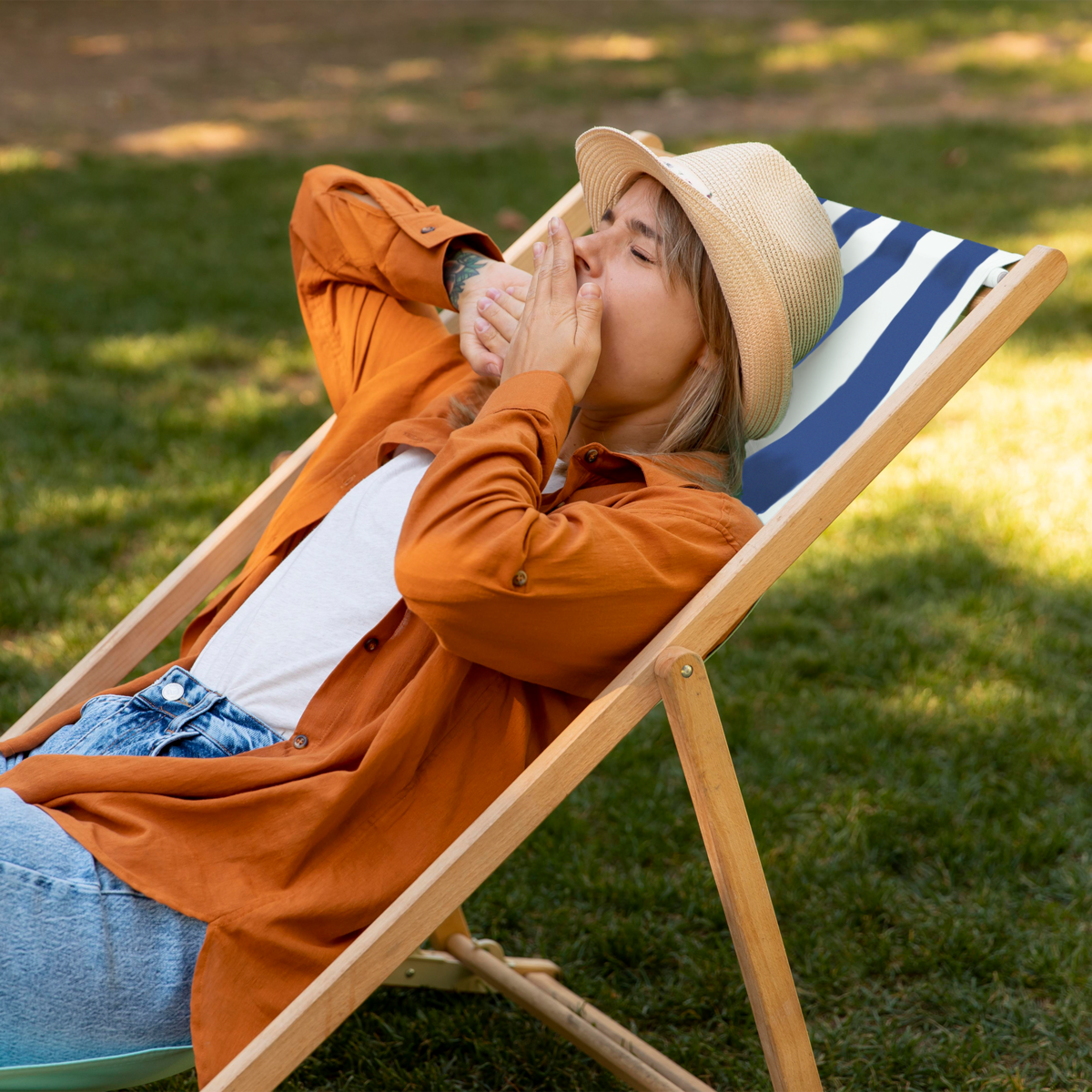 Beauport Navy And White Deck Chair