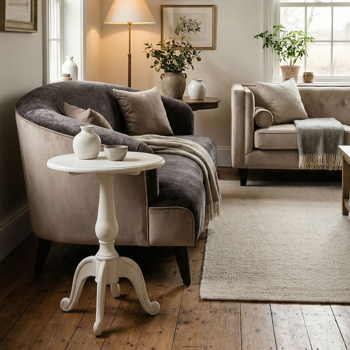 Weathered White Finish Round Bayur Wood Pedestal Table | Loire