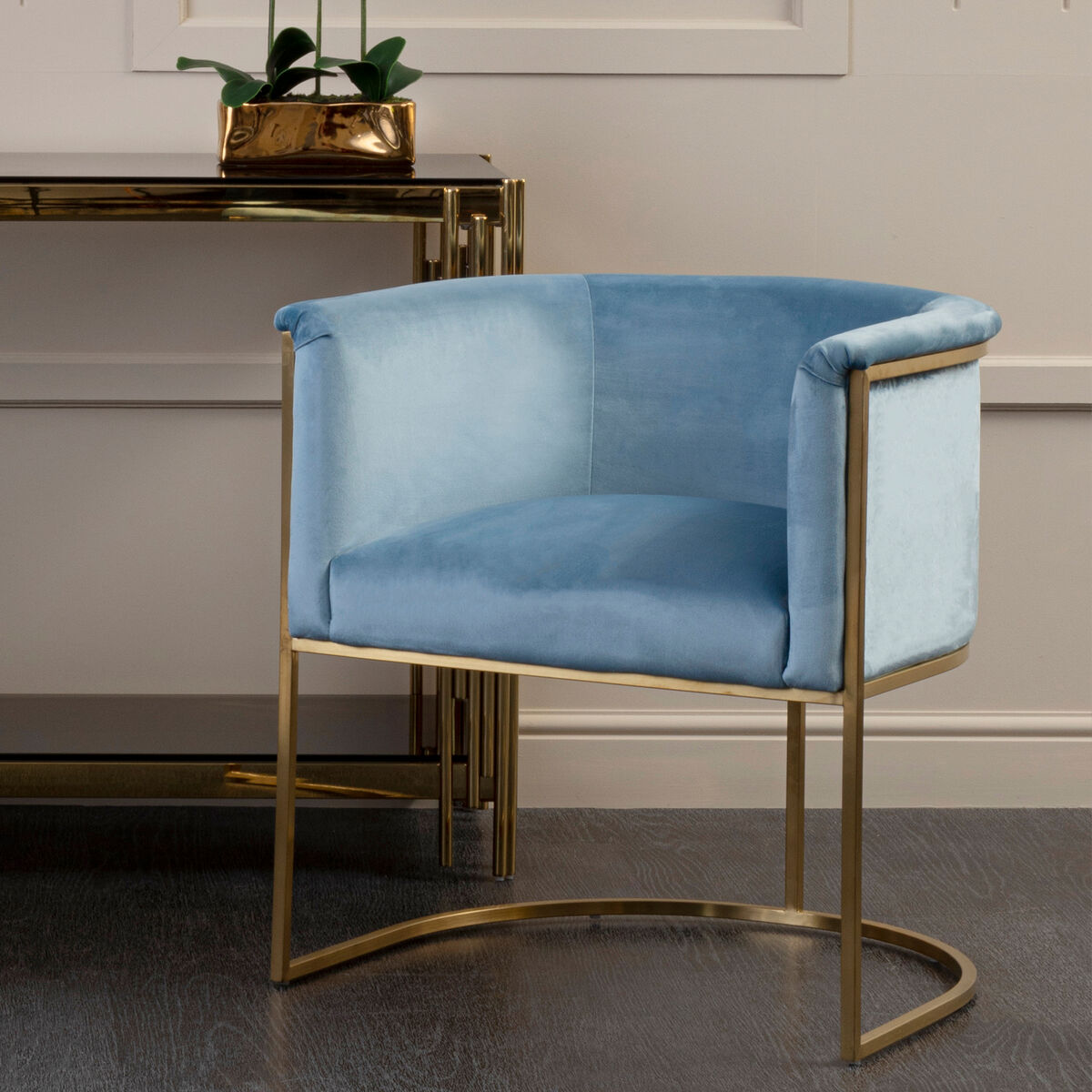 Mias Blue Velvet Chair