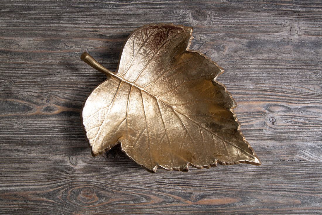 Prato Gold Finish Leaf Dish - Image 4