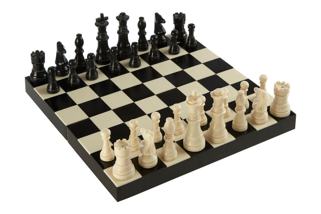 Churchill Games Black And White Foldable Chess Set - Image 4