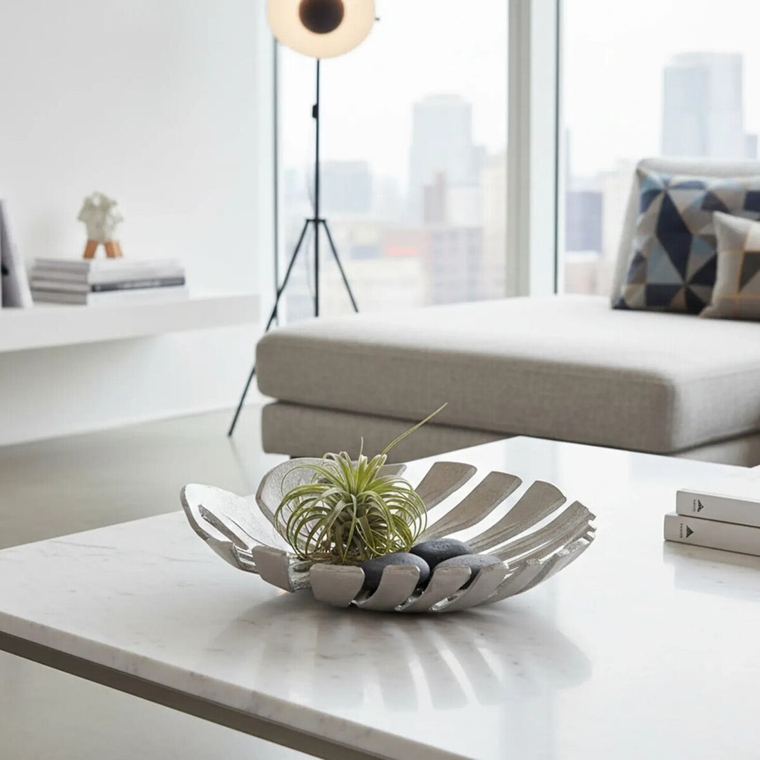 Prato Monstera Small Silver Finish Leaf Dish