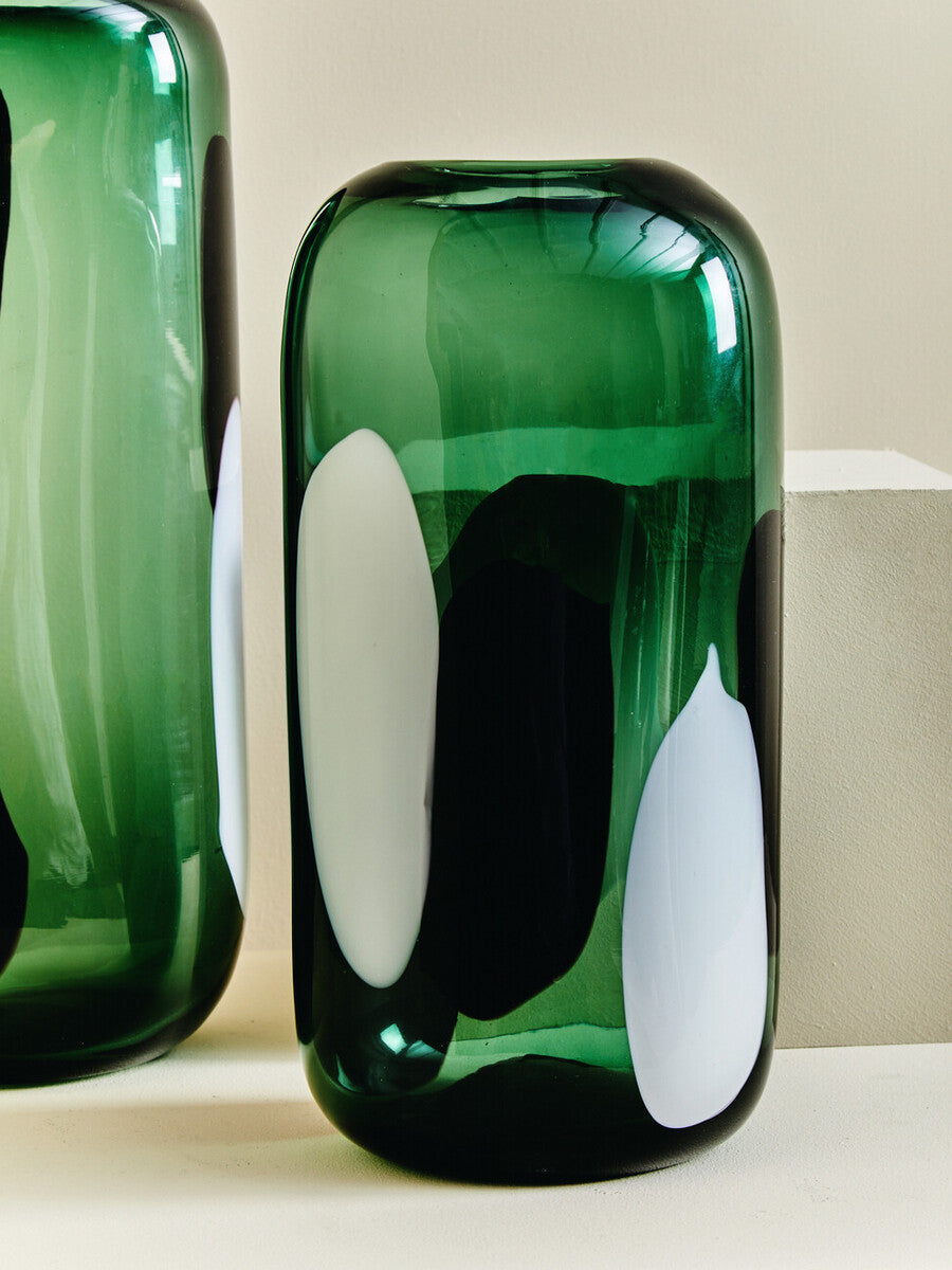 Hania Small Green Glass Vase with Abstract Pattern - Image 5