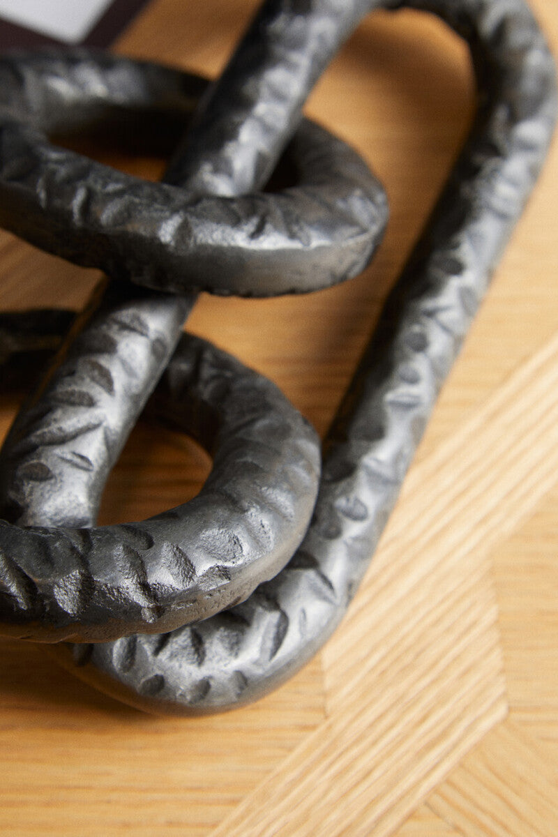 Prato Grey Chain Sculpture - Image 4