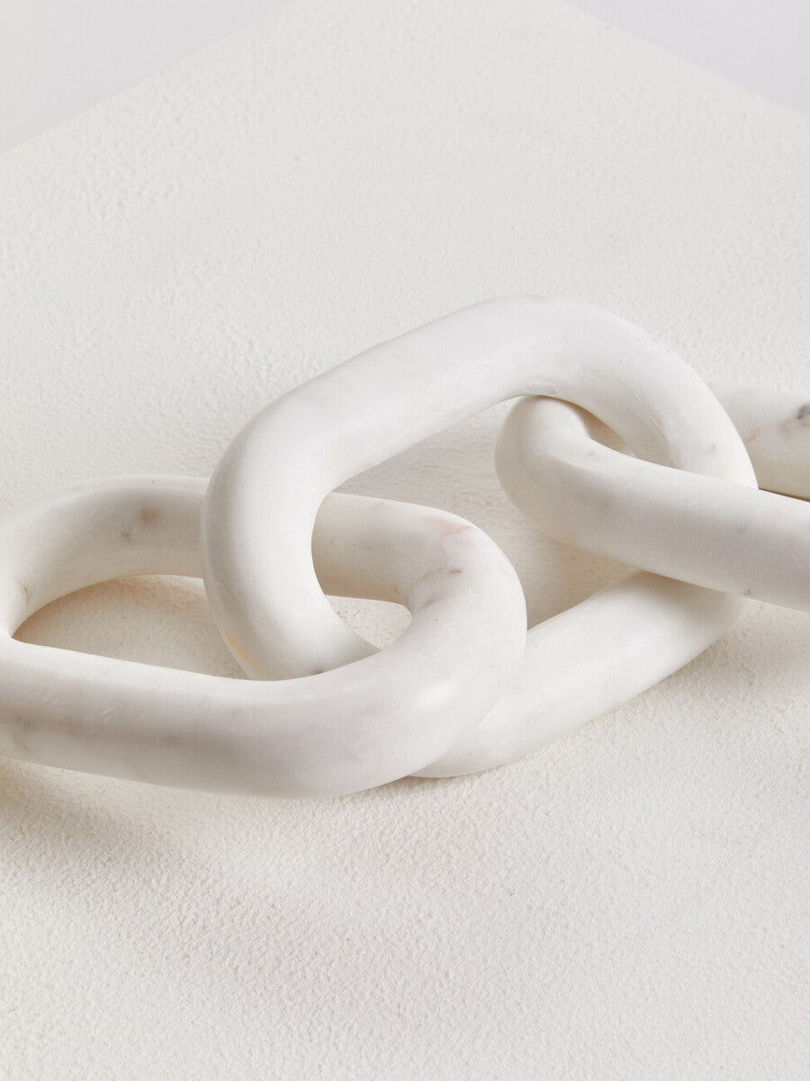 Nason White Marble Three Link Chain Sculpture - Image 4