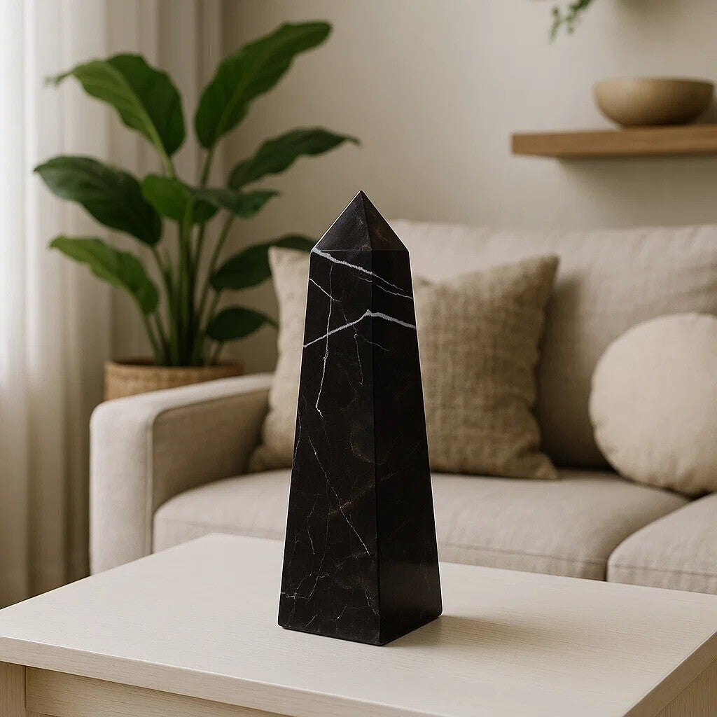 Salmo Small Black Marble Obelisk