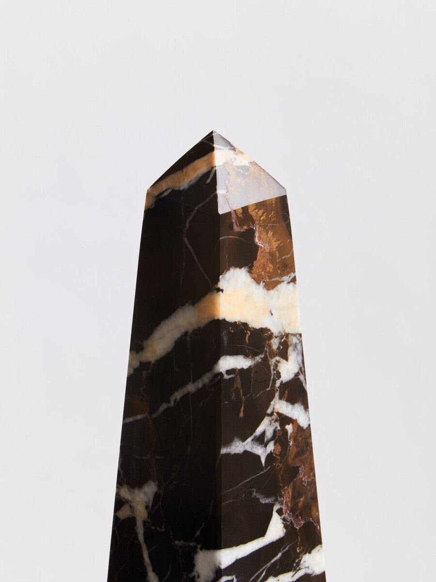 Salmo Large Black Marble Obelisk
