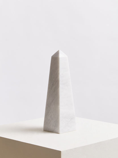 Salmo Small White Marble Obelisk