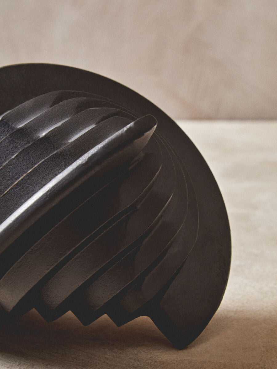 Prato Black Sculpture - Image 8