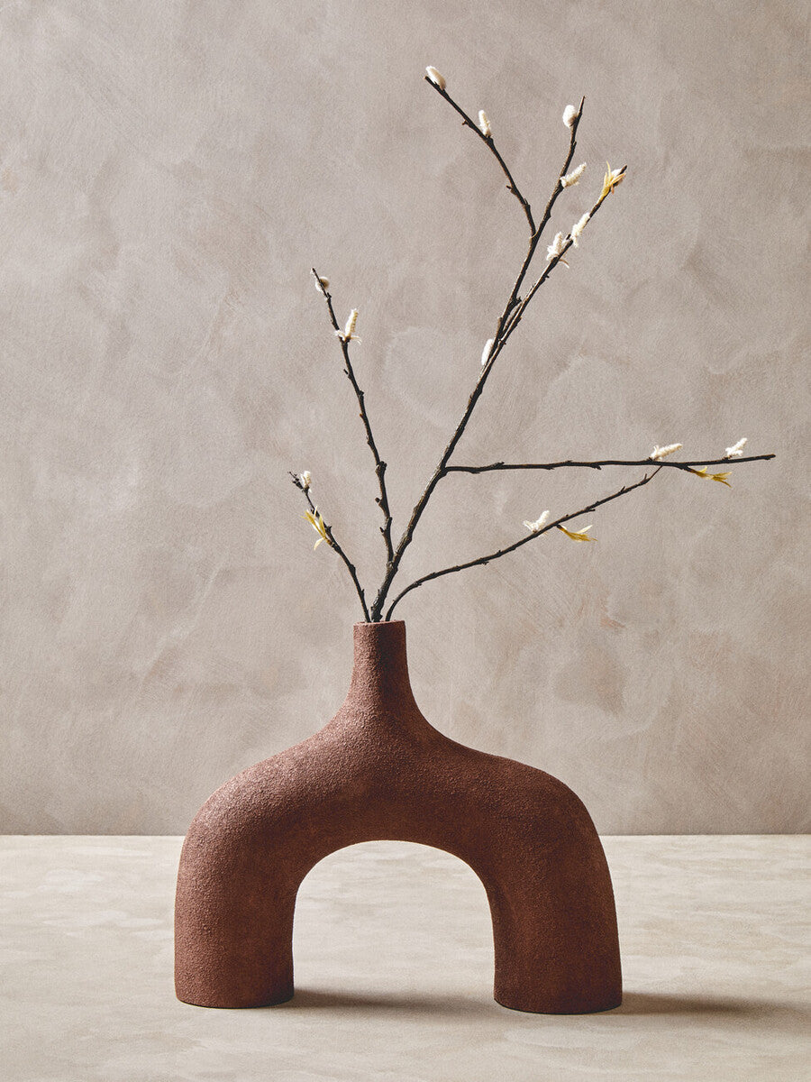 Dunas Large Textured Red Abstract Vase - Image 4