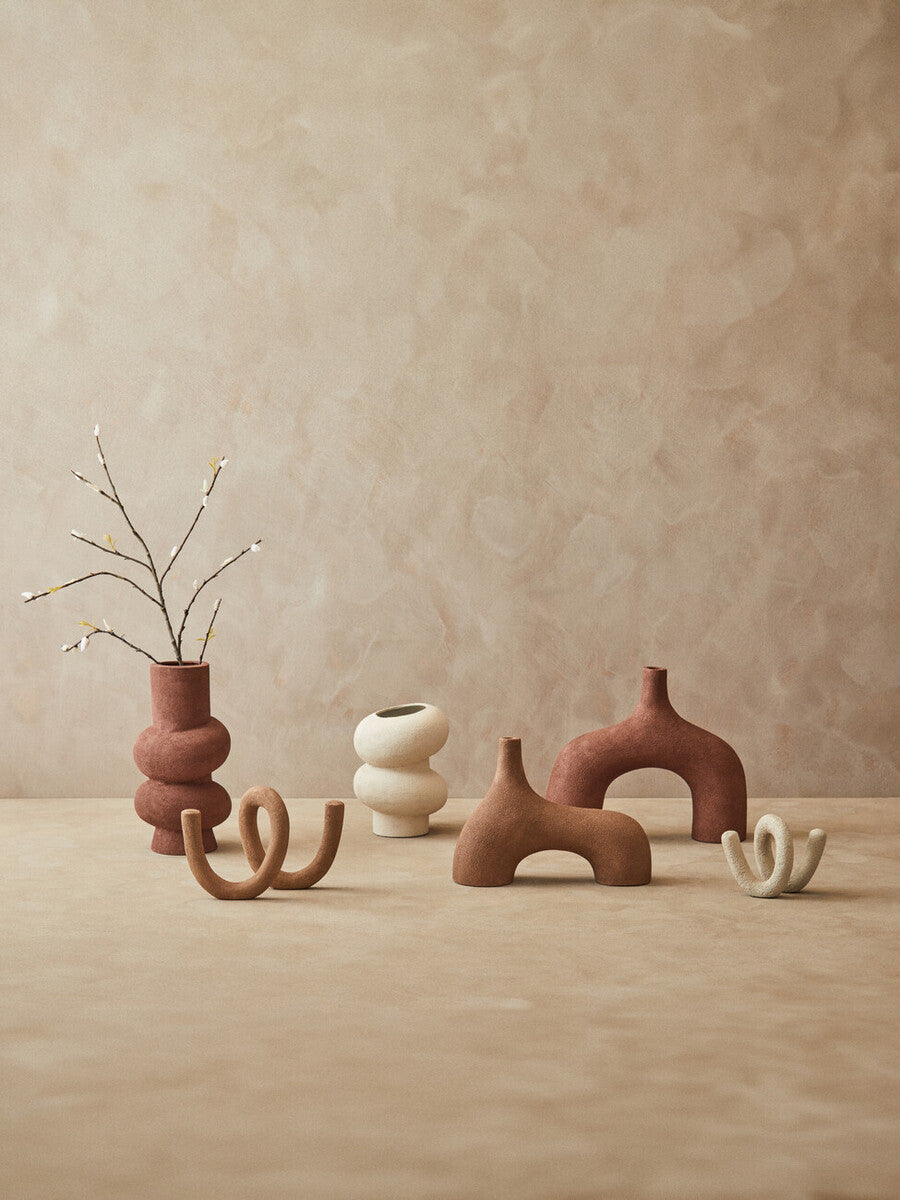 Dunas Large Textured Red Abstract Vase - Image 5