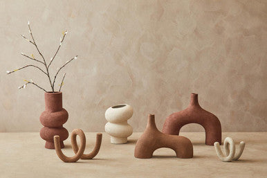 Dunas Large Textured Beige Loop Sculpture - Image 3