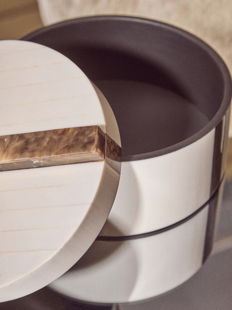 Decio Cream And Brown Large Round Box