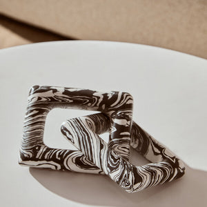 Helsa Black And White Marble Two Link Chain