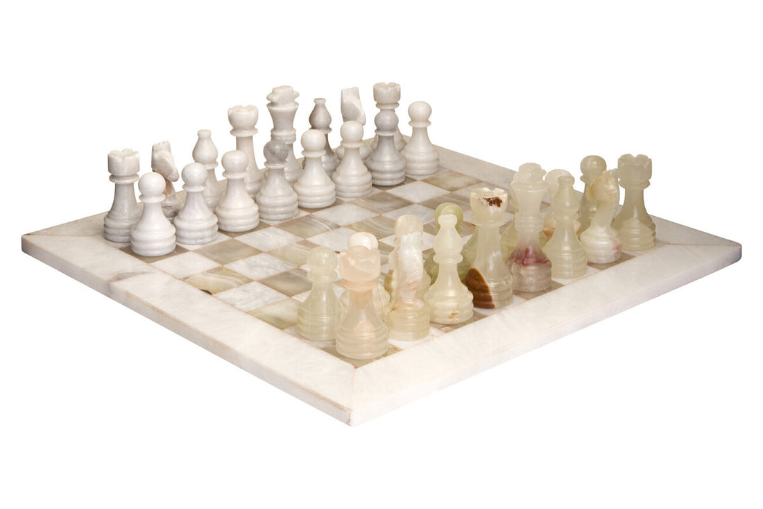 Flos Carved White Marble and Green Onyx Chess Set - Image 2