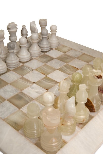 Flos Carved White Marble and Green Onyx Chess Set - Image 5
